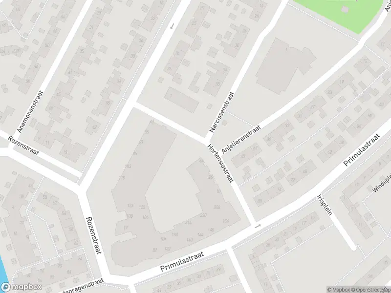 Ambulance met grote spoed naar de Hortensiastraat in Purmerend