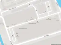 Ambulance met grote spoed naar de Leeuwenstein in Delft