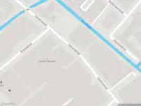 Politie met grote spoed naar de Industriestraat in Naaldwijk vanwege ongeval met letsel