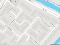 Brandweer met grote spoed naar de Julianaweg in Volendam vanwege een buitenbrand