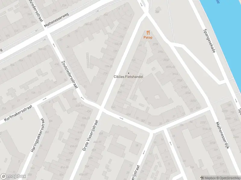 Ambulance met gepaste spoed naar de Grote Visserijstraat in Rotterdam