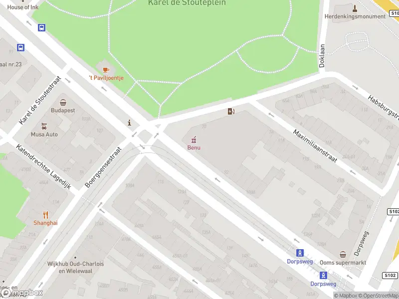 Ambulance met grote spoed naar de Wolphaertsbocht in Rotterdam