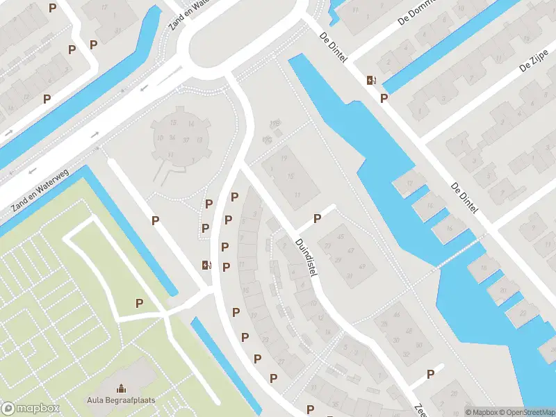 Ambulance met grote spoed naar de Duindistel in Naaldwijk