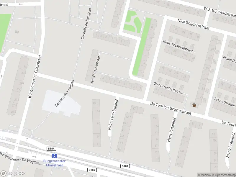 Ambulance met gepaste spoed naar de Burgemeester Fockstraat in Amsterdam