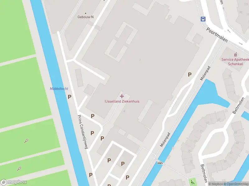 Ambulance met grote spoed naar de Prins Constantijnweg in Capelle aan den IJssel