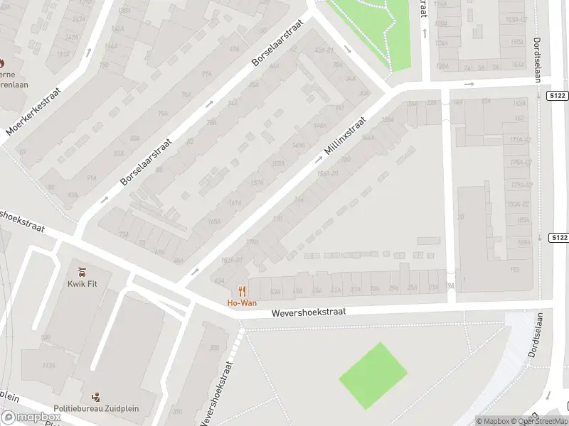 Ambulance met gepaste spoed naar de Millinxstraat in Rotterdam