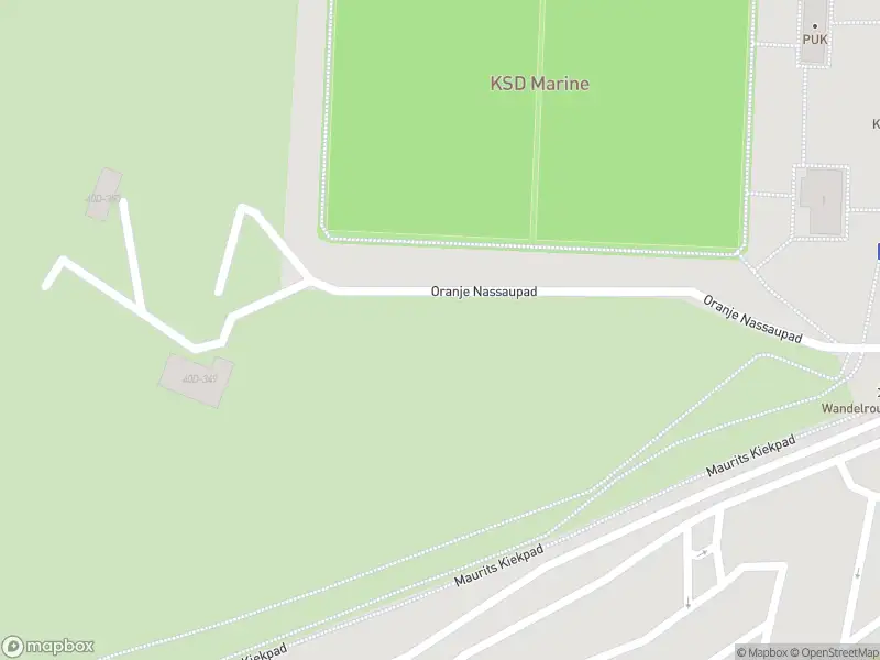 Ambulance met grote spoed naar de Oude Waalsdorperweg in 's-Gravenhage