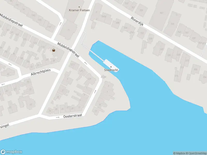 Ambulance met gepaste spoed naar de Burgemeester Drijberplein in Sliedrecht