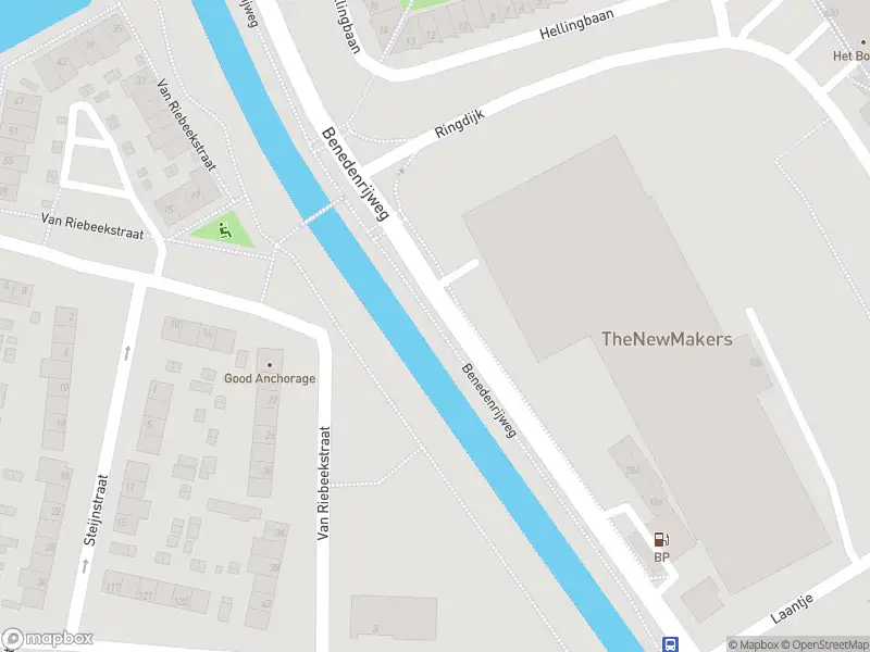 Ambulance met gepaste spoed naar de Benedenrijweg in Ridderkerk