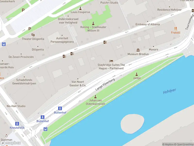 Politie met grote spoed naar de Lange Vijverberg in 's-Gravenhage vanwege ongeval met letsel