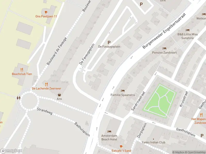 Ambulance met grote spoed naar de De Favaugeplein in Zandvoort