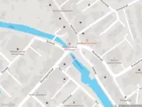 Ambulance met gepaste spoed naar de Kerkstraat in Strijen