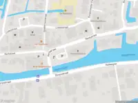 Ambulance met grote spoed naar de Kerkstraat in Bleskensgraaf