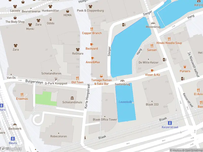 Ambulance met gepaste spoed naar de Soetensteeg in Rotterdam