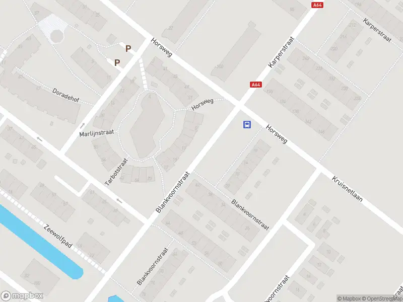 Ambulance met gepaste spoed naar de Blankvoornstraat in Hoogvliet Rotterdam