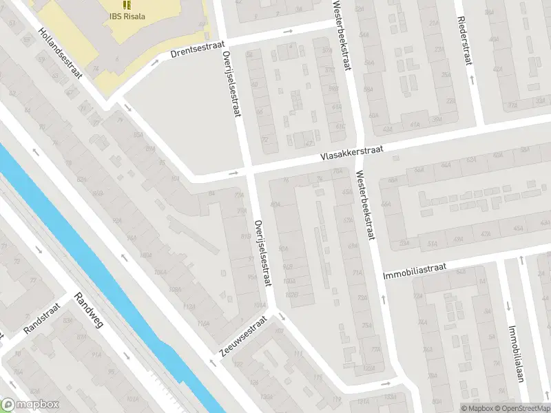 Ambulance met gepaste spoed naar de Overijselsestraat in Rotterdam