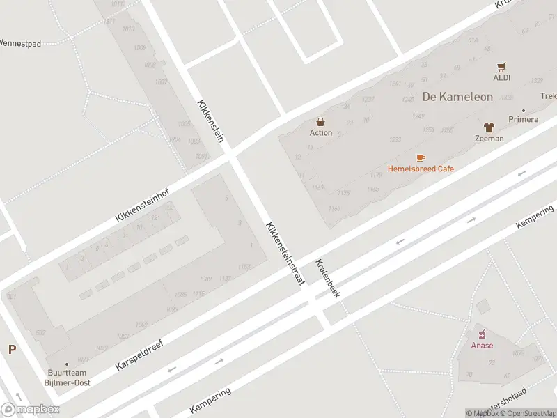 Ambulance met grote spoed naar de Kikkensteinstraat in Amsterdam