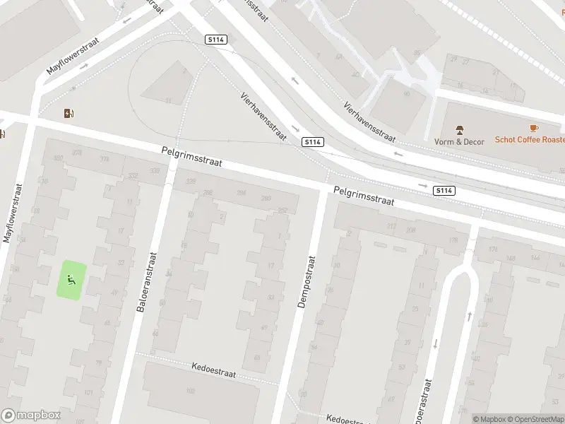 Ambulance met grote spoed naar de Pelgrimsstraat in Rotterdam