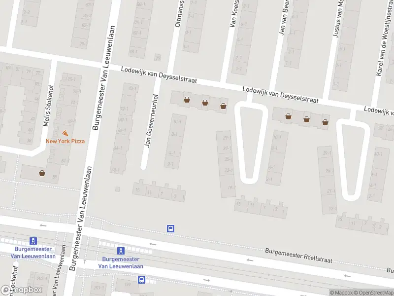 Ambulance met gepaste spoed naar de Burgemeester Rendorpstraat in Amsterdam