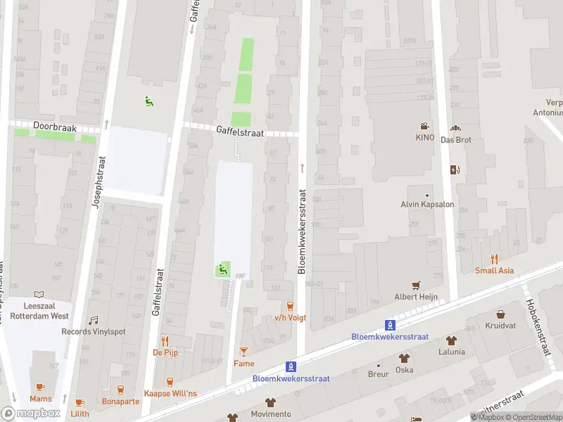 Ambulance met gepaste spoed naar de Bloemkwekersstraat in Rotterdam