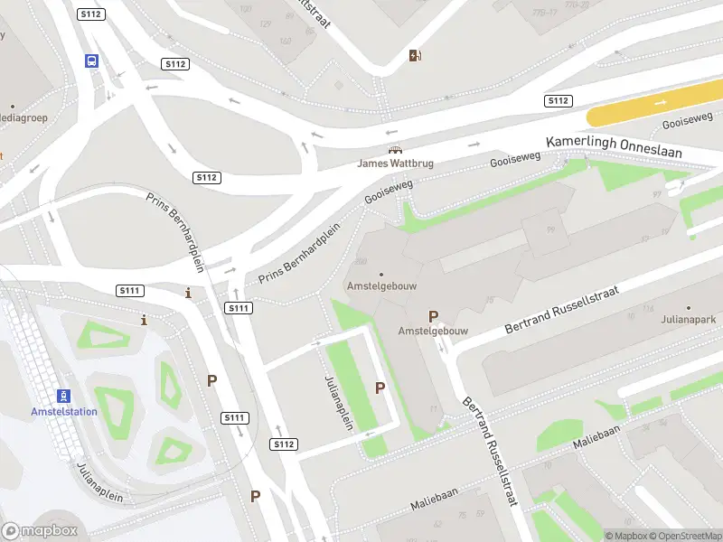 Brandweer met gepaste spoed naar de James Wattstraat in Amsterdam