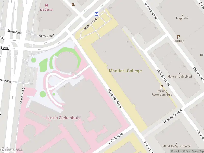 Ambulance met grote spoed naar de Montessoriweg in Rotterdam