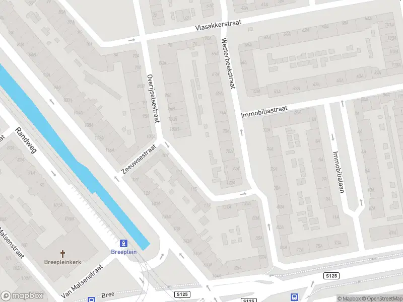 Ambulance met grote spoed naar de Overijselsestraat in Rotterdam