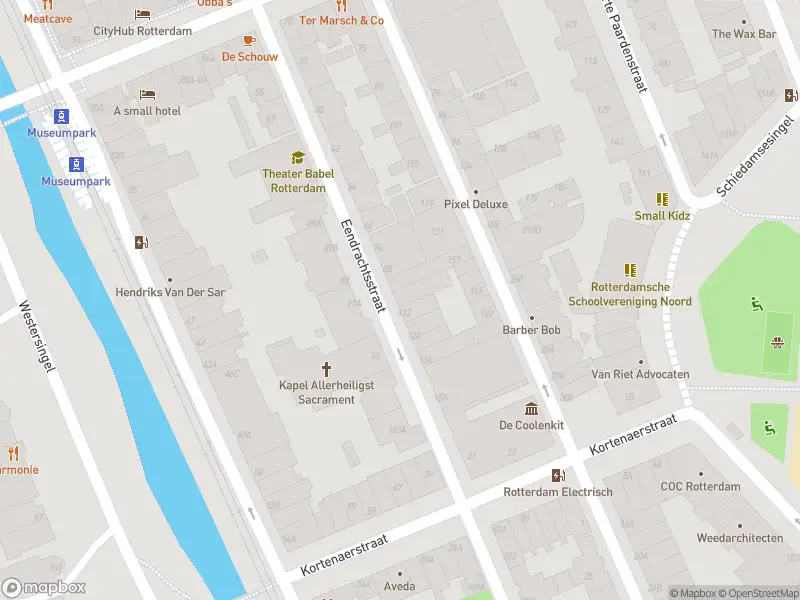 Ambulance met gepaste spoed naar de Eendrachtsstraat in Rotterdam