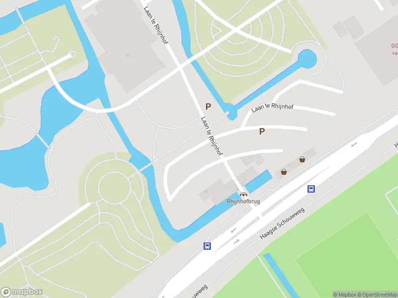 Ambulance met grote spoed naar de Laan te Rhijnhof in Leiden