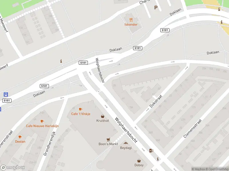 Ambulance met gepaste spoed naar de Wolphaertsbocht in Rotterdam