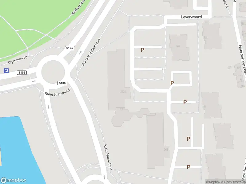 Ambulance met grote spoed naar de Leyerwaard in Rotterdam