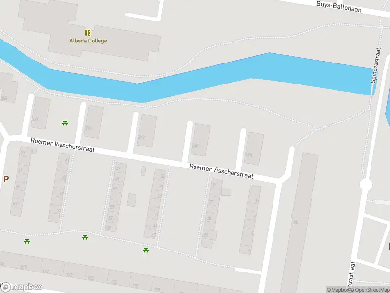 Ambulance met grote spoed naar de Roemer Visscherstraat in Vlaardingen