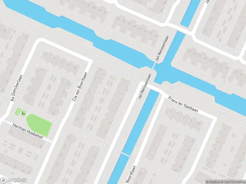 Ambulance met grote spoed naar de Jan Nelissenlaan in Amstelveen