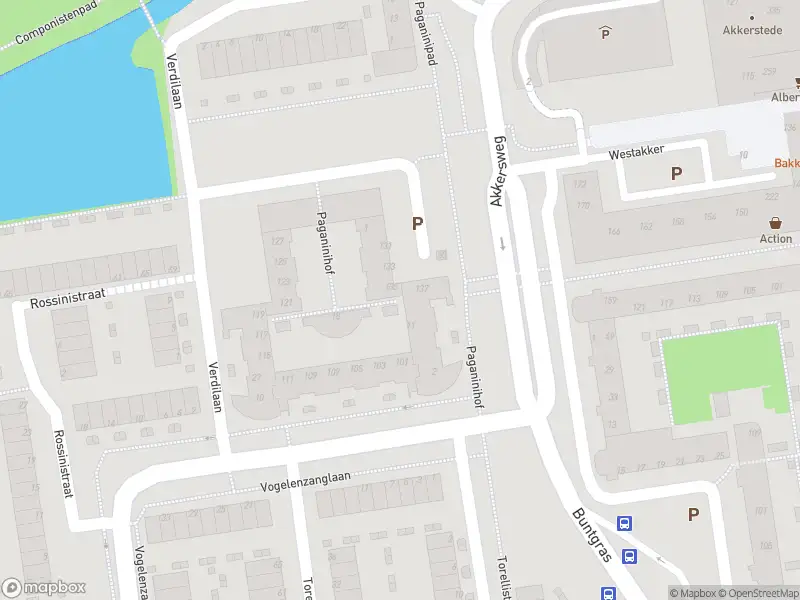 Ambulance met grote spoed naar de Paganinihof in Spijkenisse