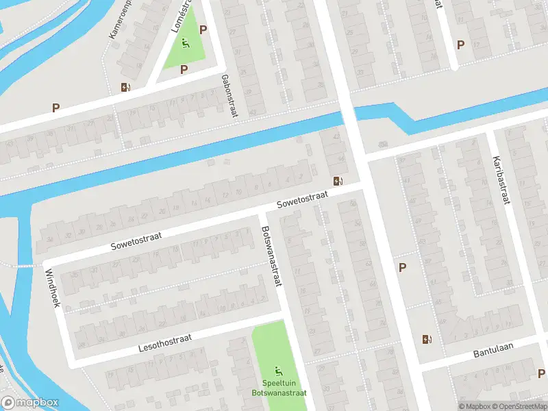 Ambulance met grote spoed naar de Sowetostraat in Delft