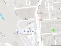 Brandweer met gepaste spoed naar de Stationsplein in Alphen aan den Rijn vanwege een liftopsluiting