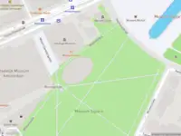 Ambulance met grote spoed naar de Museumplein in Amsterdam
