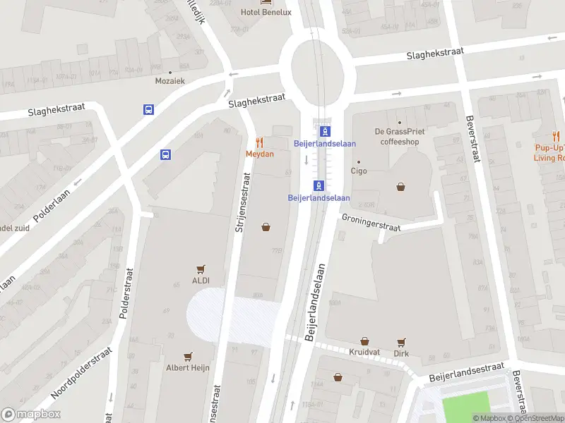 Ambulance met gepaste spoed naar de Beijerlandselaan in Rotterdam