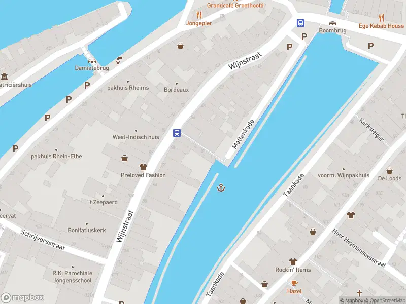 Ambulance met grote spoed naar de Mattensteiger in Dordrecht