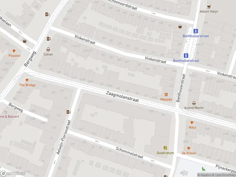 Ambulance met grote spoed naar de Zaagmolenstraat in Rotterdam