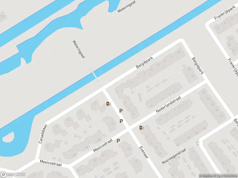 Ambulance met gepaste spoed naar de Belgiëpark in Alphen aan den Rijn