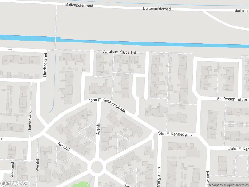 Ambulance met grote spoed naar de Abraham Kuyperhof in Heinenoord