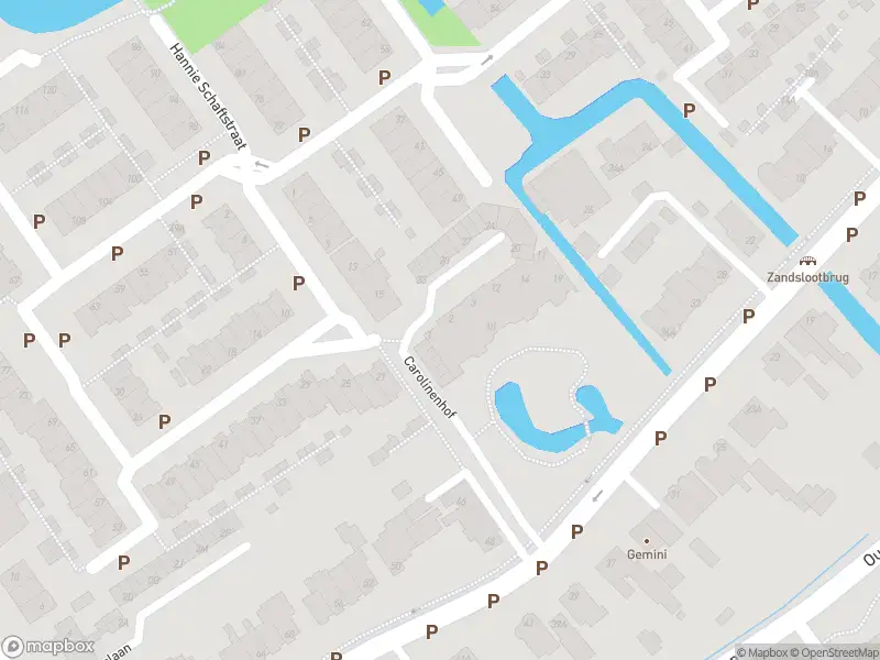 Ambulance met grote spoed naar de Carolinenhof in Leidschendam