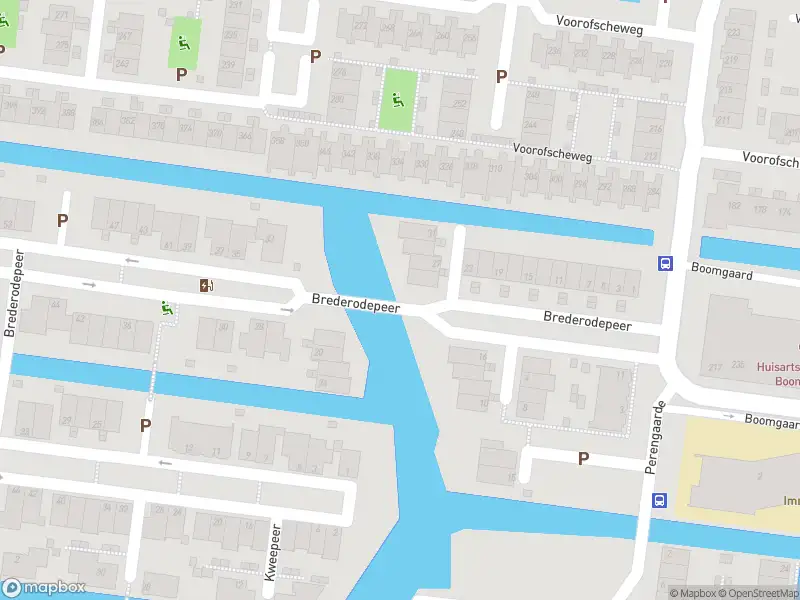 Ambulance met grote spoed naar de Brederodepeer in Boskoop