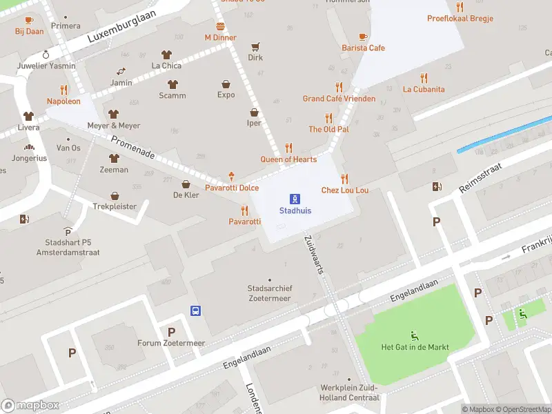 Ambulance met grote spoed naar de Stadhuisplein in Zoetermeer