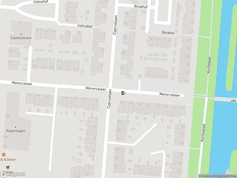 Brandweer met gepaste spoed naar de Cypruslaan in Rotterdam vanwege een buitenbrand