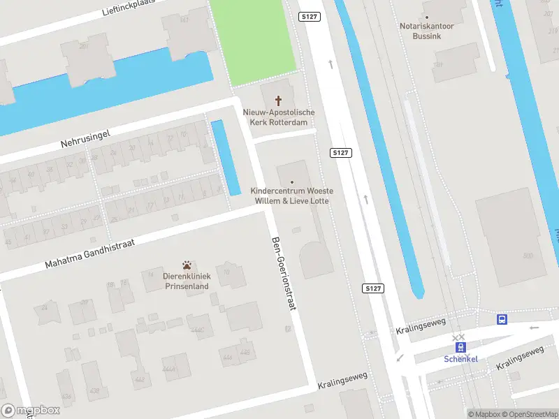 Ambulance met gepaste spoed naar de Ben-Goerionstraat in Rotterdam