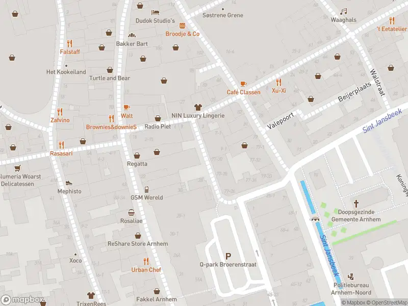 Brandweer met gepaste spoed naar de Kromme Elleboogsteeg in Arnhem