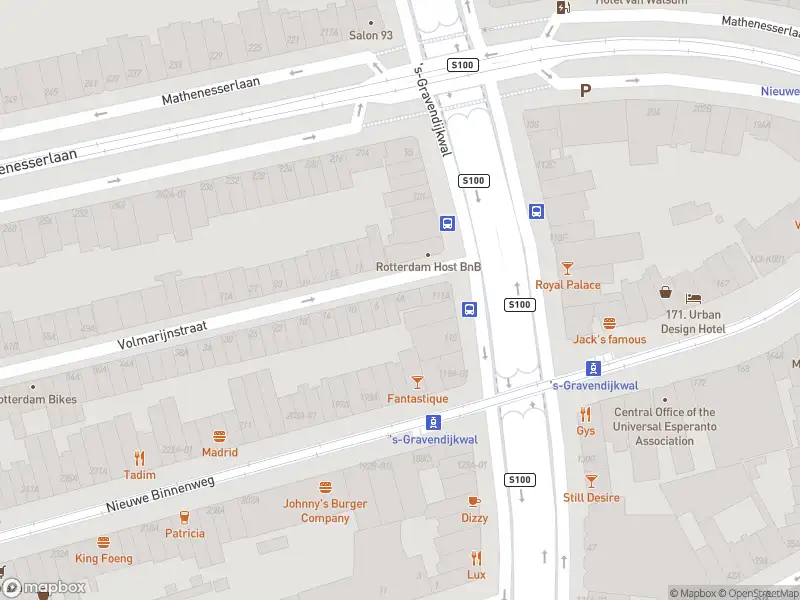 Ambulance met grote spoed naar de Volmarijnstraat in Rotterdam