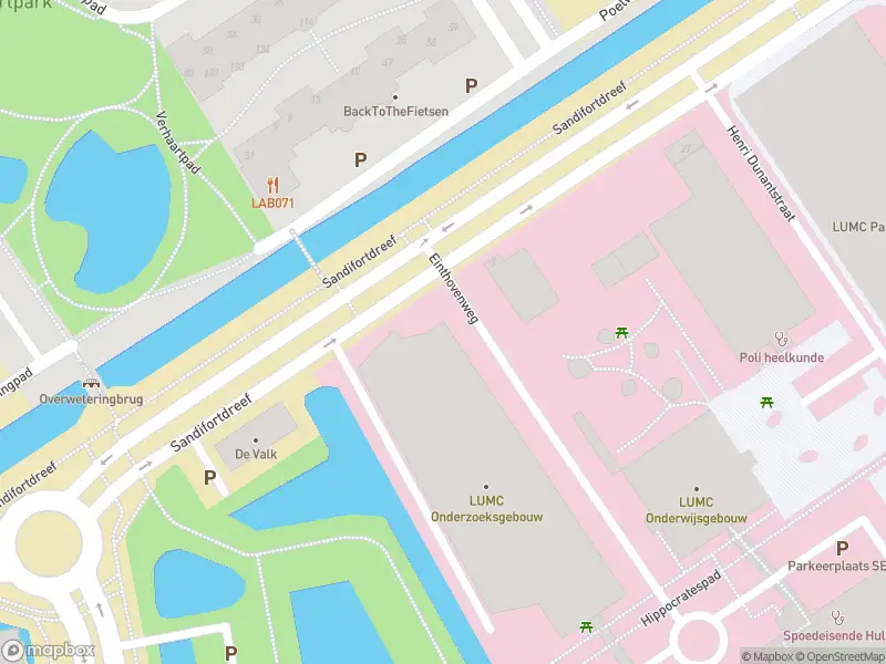 Ambulance met grote spoed naar de Bargelaan in Leiden